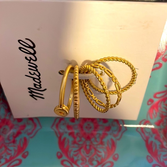 NWT Madewell Simple Stackable Gold Ring Set, size 7 - Picture 3 of 6